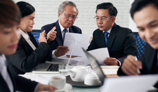 attorneys-reading-documents-KSL5NRY.jpg